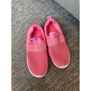 Cat & Jack Girls slip on Water Shoes.